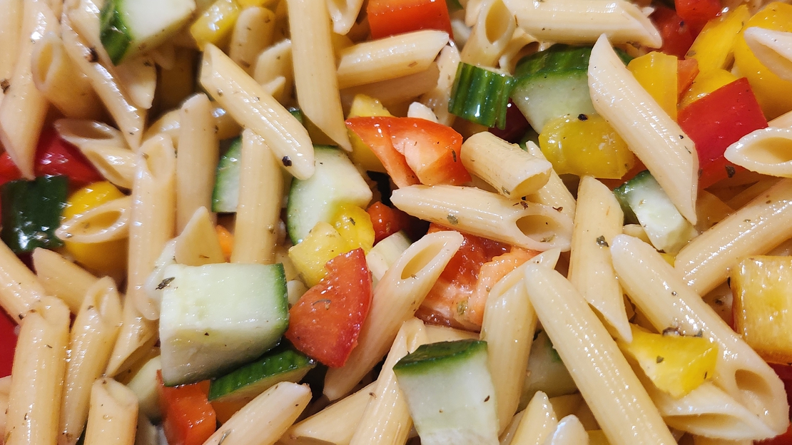 A picture of the Easy Greek Pasta Salad recipe.
