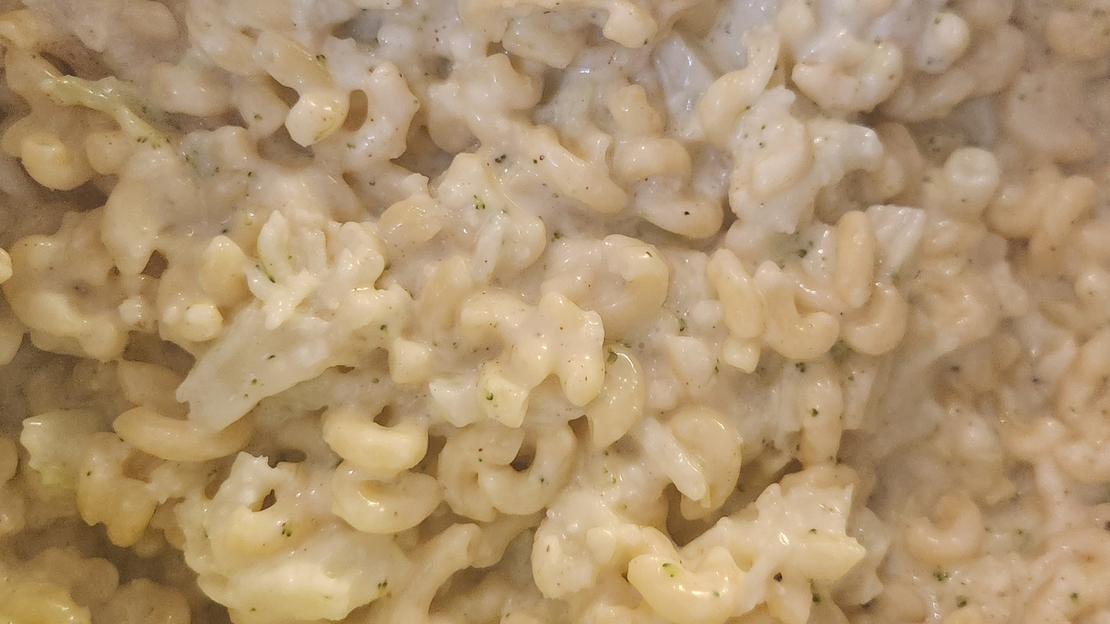 A picture of the One Pot Creamy Cauliflower Mac and Cheese recipe.